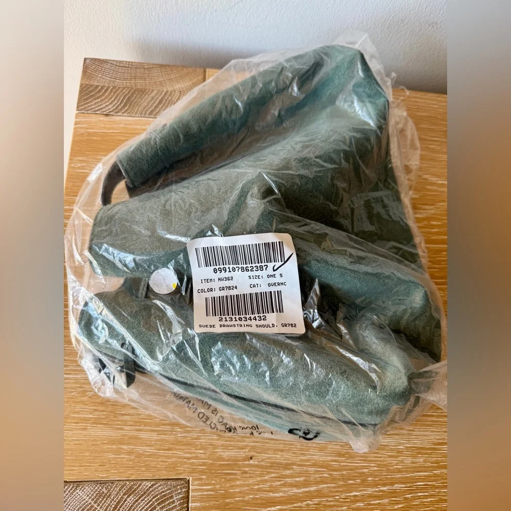 NWT! | MADEWELL The Drawstring Shoulder Bag in Architect Green Suede - Picture 13 of 13